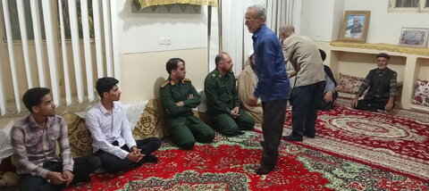 تصاویر/ دیدار کارکنان مدرسه علمیه امام موسی کاظم(ع) برزک با خانواده شهدا