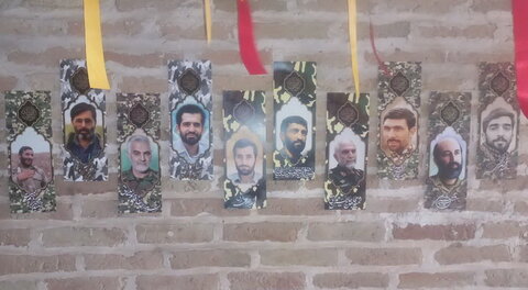 تصاویر/ فضاسازی محیط مدارس علمیه کاشان به مناسبت سالگرد شهید نصرالله