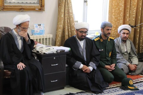 تصاویر/  دیدار نمایندگی ولی فقیه سپاه بناب با آیت الله بنابی