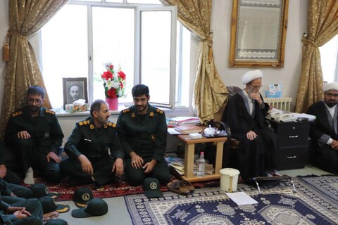 تصاویر/  دیدار نمایندگی ولی فقیه سپاه بناب با آیت الله بنابی