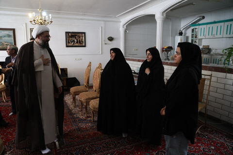 تجلیل نماینده ولی فقیه در استان همدان از خانواده شهدای آتش نشان