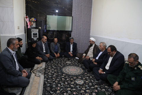 تجلیل نماینده ولی فقیه در استان همدان از خانواده شهدای آتش نشان