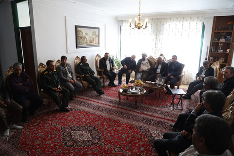 تجلیل نماینده ولی فقیه در استان همدان از خانواده شهدای آتش نشان