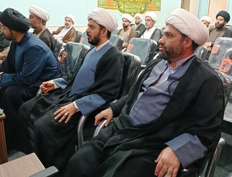 تصاویر/نشست هم‌اندیشی با ائمه جماعات مساجد آبادان برگزار شد