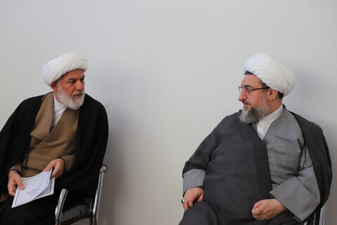 تصاویر/ نشست صمیمی نماینده ولی فقیه در آذربایجان شرقی با کادر مرکز تخصصی علامه امینی(ره) تبریز