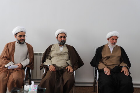 تصاویر/ نشست صمیمی نماینده ولی فقیه در آذربایجان شرقی با کادر مرکز تخصصی علامه امینی(ره) تبریز