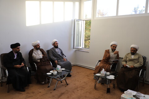 تصاویر/ نشست صمیمی نماینده ولی فقیه در آذربایجان شرقی با کادر مرکز تخصصی علامه امینی(ره) تبریز