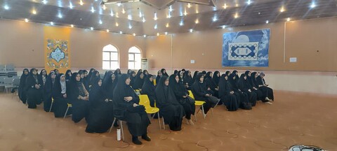 تصاویر/برگزاری جلسه اخلاق با حضور رئیس دانشگاه فرهنگیان در مدرسه علمیه تخصصی فاطمه الزهرا (س) آبادان