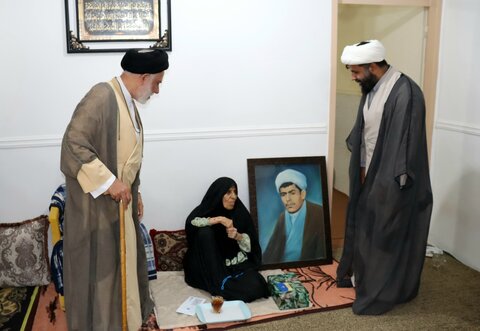 تصاویر/ دیدار ائمه جمعه با مادران شهدای روحانیت شهرستان دیر