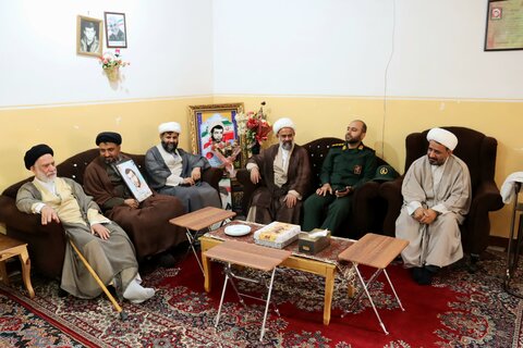 تصاویر/ دیدار ائمه جمعه با مادران شهدای روحانیت شهرستان دیر