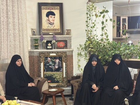 تصاویر / جلسه تکریم اهالی رسانه از مادر مکرمه شهید دخانچی