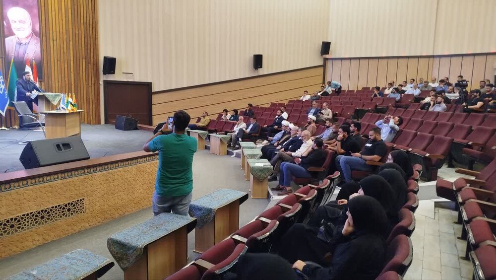 مکتب شهید نصرالله هدایتگر آزادی خواهان عالم شده است