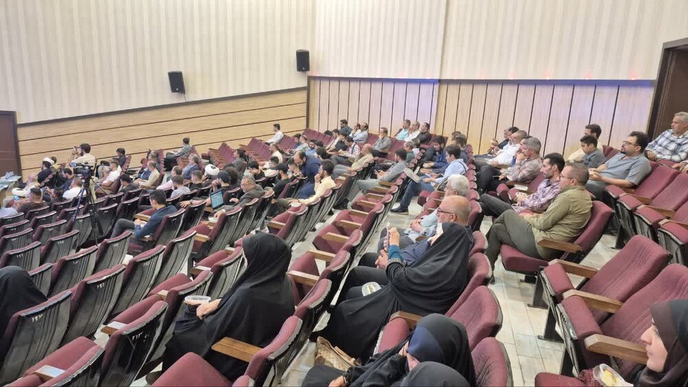 مکتب شهید نصرالله هدایتگر آزادی خواهان عالم شده است