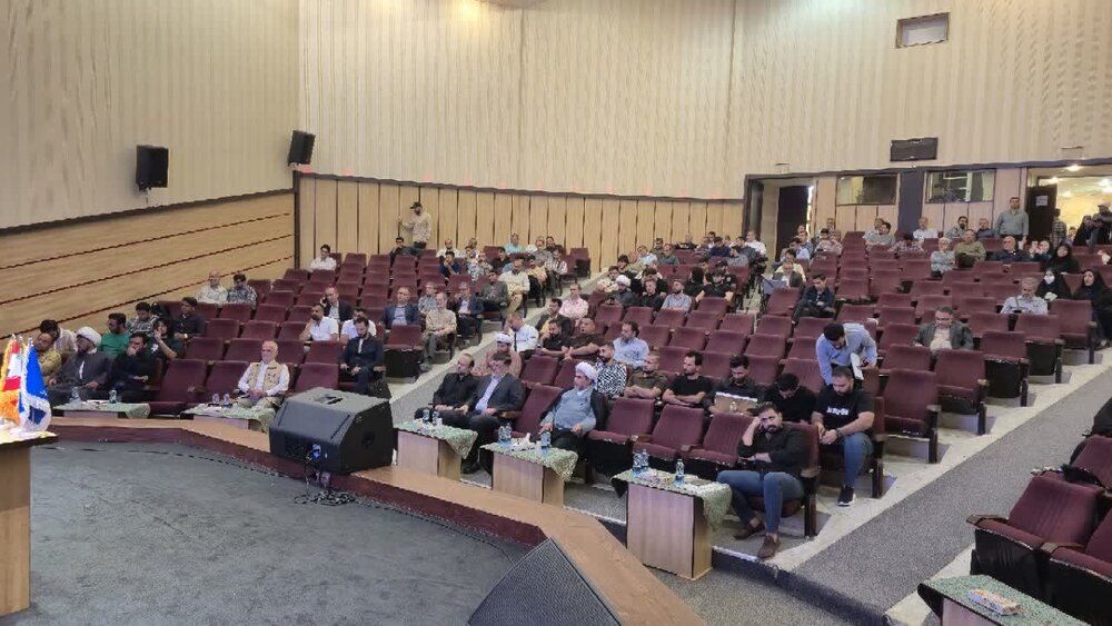 مکتب شهید نصرالله هدایتگر آزادی خواهان عالم شده است