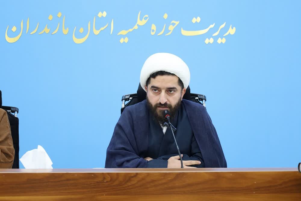 شعر رسانه‌ای بی‌بدیل برای تقویت هویت دینی و ملی است