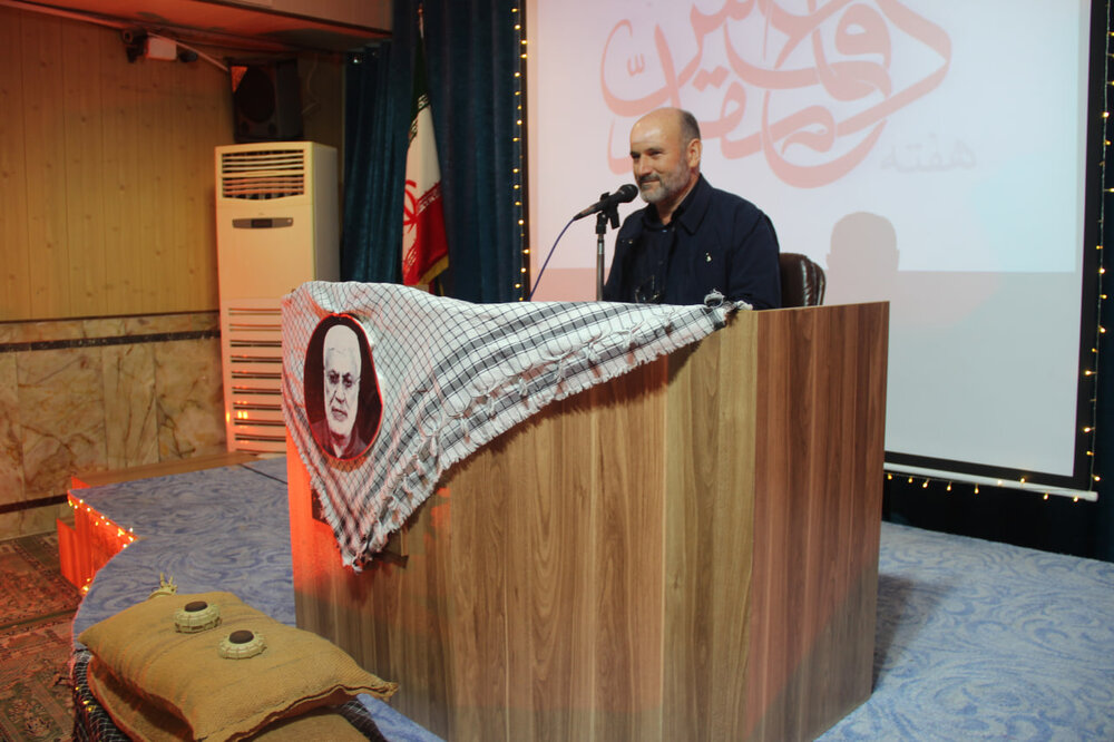 بیان رشادت‌ها و حماسه‌های روزهای دفاع مقدس در جامعه ضروری است