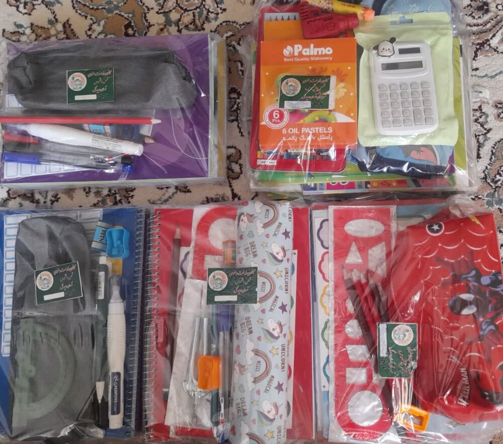 توزیع ۳۹۰ بسته نوشت افزار بین بین دانش آموزان نیازمند در آران وبیدگل