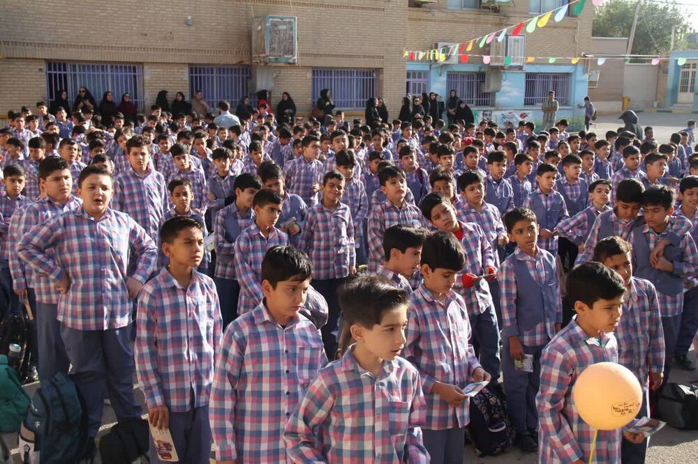 جشن عاطفه‌ها در آران و بیدگل برگزار شد+عکس