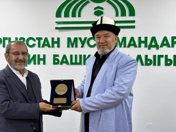 حوزه/ دیدار رئیس دانشگاه بین‌المللی مذاهب اسلامی با معاون مفتی و مسئول امور آموزش دینی قرقیزستان