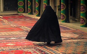 قرآن در خانه، عزا در مسجد؛ روایت زندگی بانوی اهری