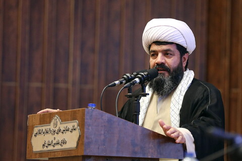 تصاویر/ ششمین همایش شب خاطره کارمندان و ایثاگران مرکز مدیریت حوزه های علمیه