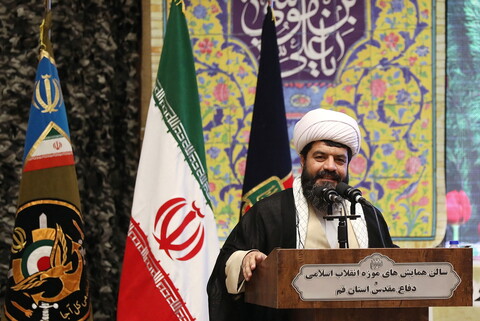 تصاویر/ ششمین همایش شب خاطره کارمندان و ایثاگران مرکز مدیریت حوزه های علمیه