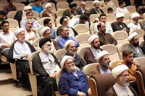 تصاویر/ ششمین همایش شب خاطره کارمندان و ایثاگران مرکز مدیریت حوزه های علمیه