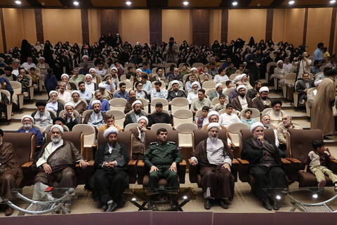 تصاویر/ ششمین همایش شب خاطره کارمندان و ایثاگران مرکز مدیریت حوزه های علمیه