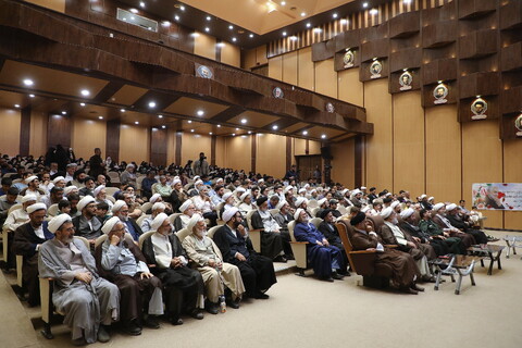 تصاویر/ ششمین همایش شب خاطره کارمندان و ایثاگران مرکز مدیریت حوزه های علمیه