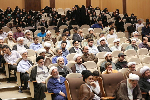 تصاویر/ ششمین همایش شب خاطره کارمندان و ایثاگران مرکز مدیریت حوزه های علمیه