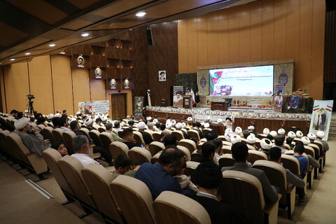 تصاویر/ ششمین همایش شب خاطره کارمندان و ایثاگران مرکز مدیریت حوزه های علمیه