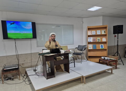 تصاویر/ کارگاه تربیت مربی کودک و نوجوان با حضور حجت‌الاسلام امیر اخوان در کاشان