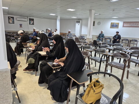 تصاویر/ کارگاه تربیت مربی کودک و نوجوان با حضور حجت‌الاسلام امیر اخوان در کاشان