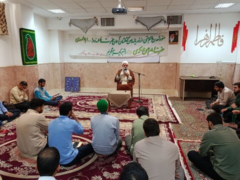 حضور طلاب مدرسه علمیه مصلی در درس اخلاق حجت الاسلام و المسلمین ایوبی