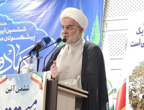 تصاویر/ آیین تجلیل و تکریم از ایثارگران و پیشکسوتان هشت سال دفاع مقدس در سنندج