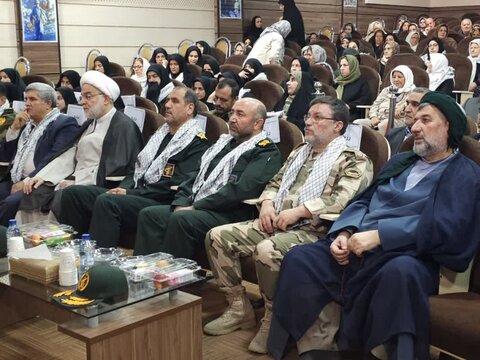 تصاویر/ آیین تجلیل و تکریم از ایثارگران و پیشکسوتان هشت سال دفاع مقدس در سنندج