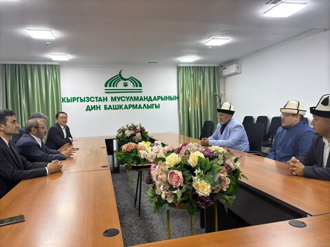 حوزه/ دیدار رئیس دانشگاه بین‌المللی مذاهب اسلامی با معاون مفتی و مسئول امور آموزش دینی قرقیزستان