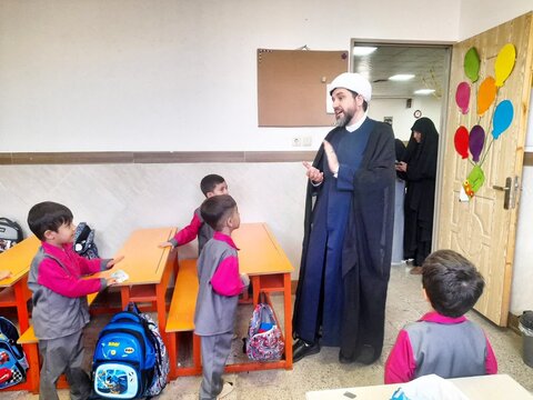 تصاویر/بازدید رئیس اداره تربیتی حوزه های علمیه خواهران از پیش‌دبستانی فاطمه الزهرا(س)ساوه
