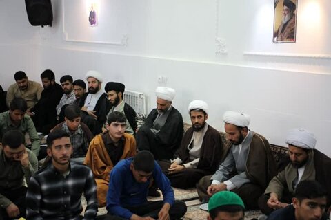 تصاویر/ مراسم بزرگداشت هفته دفاع مقدس در مدرسه علمیه امام صادق (ع) بیجار