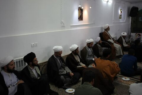 تصاویر/ مراسم بزرگداشت هفته دفاع مقدس در مدرسه علمیه امام صادق (ع) بیجار