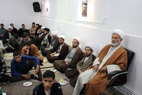 تصاویر/ مراسم بزرگداشت هفته دفاع مقدس در مدرسه علمیه امام صادق (ع) بیجار