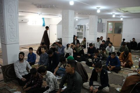 تصاویر/ مراسم بزرگداشت هفته دفاع مقدس در مدرسه علمیه امام صادق (ع) بیجار