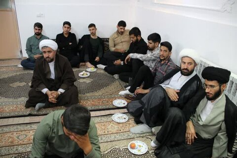 تصاویر/ مراسم بزرگداشت هفته دفاع مقدس در مدرسه علمیه امام صادق (ع) بیجار