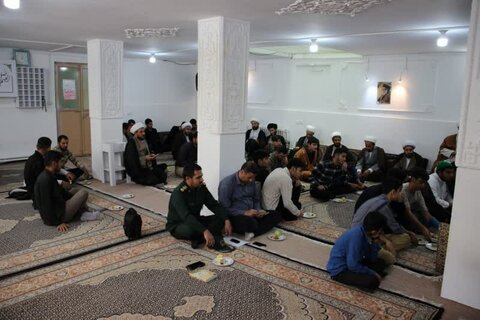 تصاویر/ مراسم بزرگداشت هفته دفاع مقدس در مدرسه علمیه امام صادق (ع) بیجار