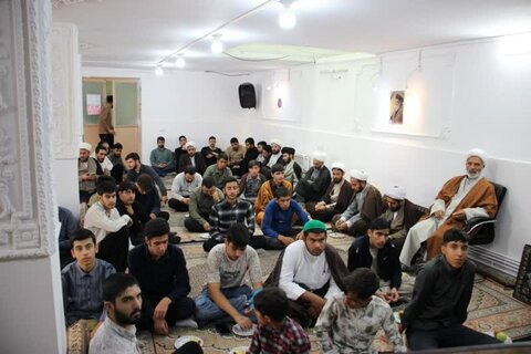 تصاویر/ مراسم بزرگداشت هفته دفاع مقدس در مدرسه علمیه امام صادق (ع) بیجار