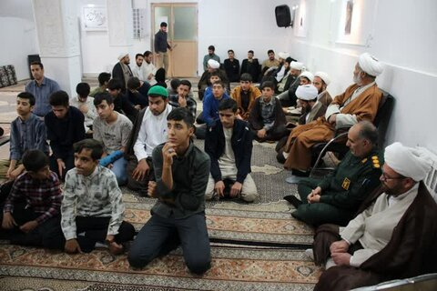 تصاویر/ مراسم بزرگداشت هفته دفاع مقدس در مدرسه علمیه امام صادق (ع) بیجار