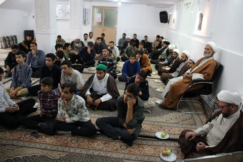 تصاویر/ مراسم بزرگداشت هفته دفاع مقدس در مدرسه علمیه امام صادق (ع) بیجار