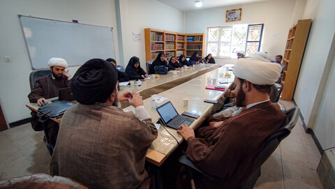 تصاویر/ جلسه مدیران و مسئولین حوزه علمیه با مدیران مدارس طرح امین وابسته به حوزه علمیه