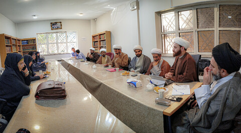 تصاویر/ جلسه مدیران و مسئولین حوزه علمیه با مدیران مدارس طرح امین وابسته به حوزه علمیه