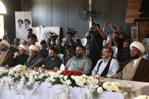 دیدار هیئت حوزوی قم از خانواده شهدای روحانی حزب‌الله در لبنان